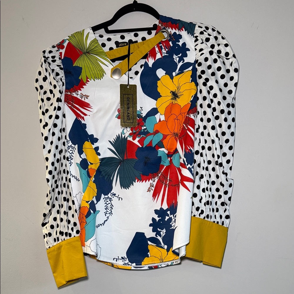 BRAND NEW w/ tags - Floral and Polka Dot Women's Top - Small